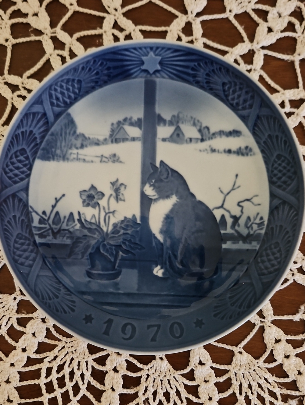 Royal Copenhagen 1970 Christmas Plate - "Christmas Rose and Cat"